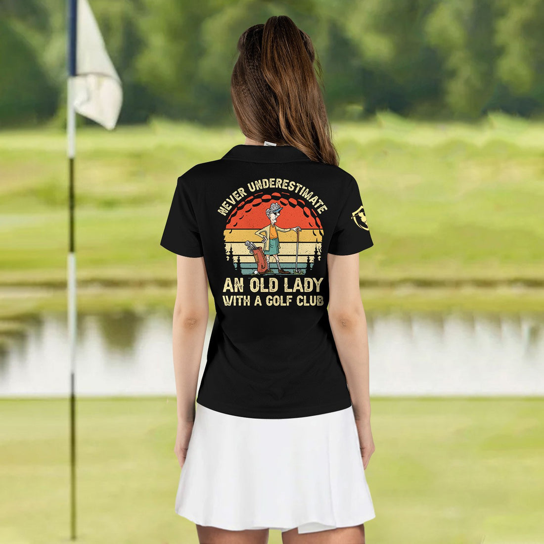 RETRO STYLE NEVER UNDERESTIMATE AN OLD LADY WITH A GOLF CLUB WOMEN Polo Shirt LVH180501